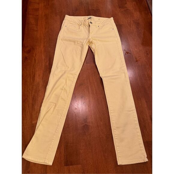 Woman’s American Eagle yellow stretch skinny jeans - Picture 1 of 4